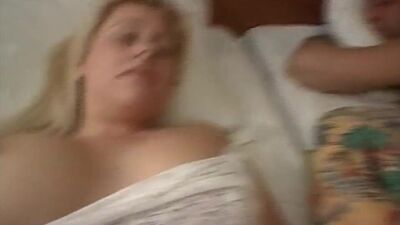 Сын трахает не мачеху, пока отчим