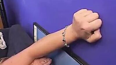 Симпатичную пухлую даму отшпилили сзади