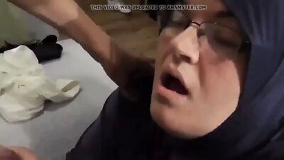 Сын кончает на маму в хиджабе ... настоящая мама и сын в день матери