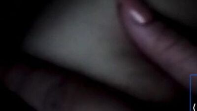 Thao Viet играет с сисечками