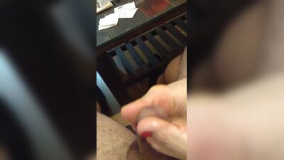 Случайная вьетнамская дрочка ногами