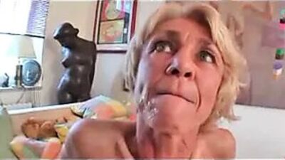 Худенькая бабушка трахается больше