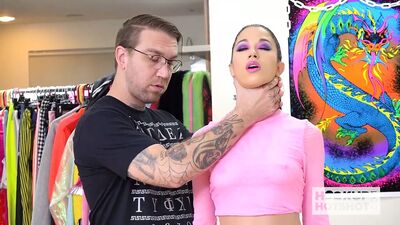 Юная крошка Alex Coal возвращается на сайт знакомств для нового траха