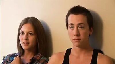 Молодая пара со стариком