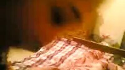 Арабская египетская подруга с колетом сосет член