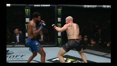 Майкл Джонсон против Джоша Эммета