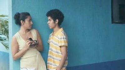 Зрелая женщина и молодой паренек в очень горячей сцене секса