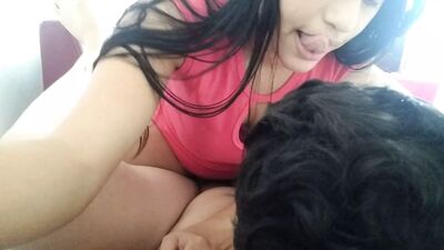 Грубый трах в позе амазонки в селфи-видео от первого лица