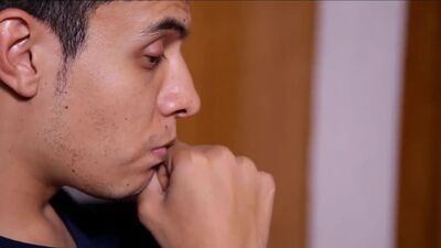 Он теряет девственность с не своей тетей