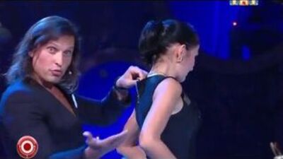 Разделась прямо на сцене