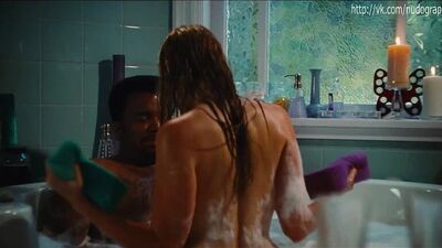 Сиськи Джессики Паре (Jessica Paré) в фильме "Машина времени в джакузи" (Hot Tub Time Machine, 2010, Стив Пинк)