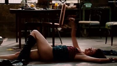 Энн Хэтэуэй (Anne Hathaway sex scenes in "Love and Other Drugs")