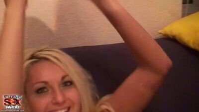 Оргия пьяных русских студентов на день рождение (инет)