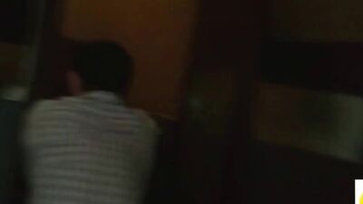 ИЗМЕНИЛА В ТУАЛЕТЕ НОЧНОГО КЛУБА ПАРЕНЬ СПАЛИЛ