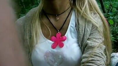 Дал пососать школьнице в лесу минет домашнее частное порно секс минет сперма