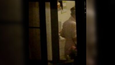 Девушка в окошке