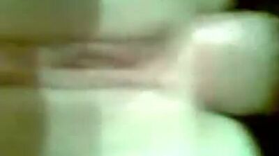 Домашка1первый раз в попу,девка орет что ей больно а поцык говорит что все будет