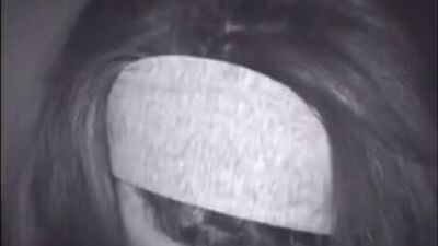 Малолетка сосет член