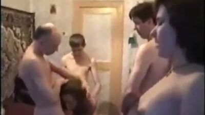На вписке устроили свинг пати - любительское видео секс порно домашнее анал минет вписка пьяная бухая сосет молодая хуй мамку