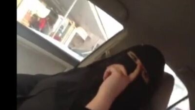 Big Niqab Khaliji Saudi Ass → https://bit.ly/2UFVueD
