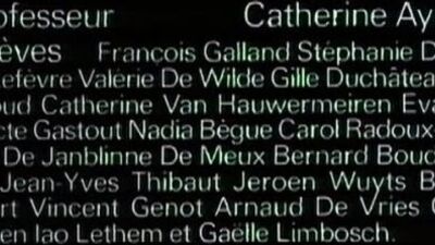 Ученики заставили учительницу раздеться - iznasilovanie.com