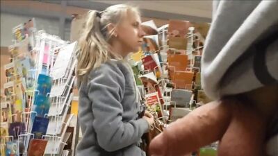 Видео Эксгибиционизм На публике