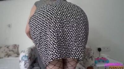 Русское. Уломал горничную за деньги трахнуться