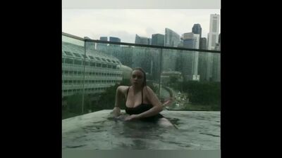 Билли Айлиш (Billie Eilish) голая грудь попа 18+