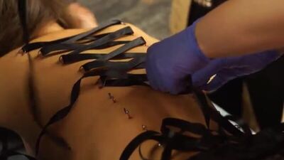 Плей пирсинг (корсет)