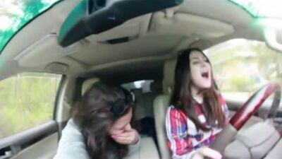 Народное творчество\ Карина Каспарянц и Юля Пушман \ ФрендЫ – Она и Я и YEAH