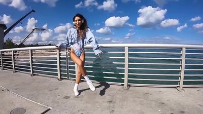 Tones & l - Dance Monkey 