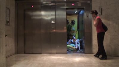 Пранки в лифте