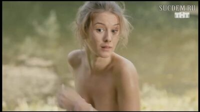 Ирина Старшенбаум снимает купальник