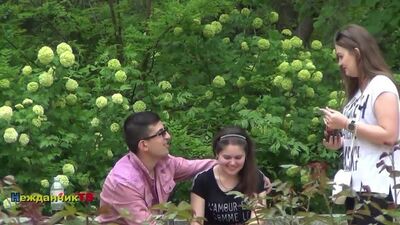 2 Секс шалость Девушка лупится в очко (трахается порется) юмор прикол пранк Клип Новые Фильмы Сериалы Кино Эротика Секс Девушки