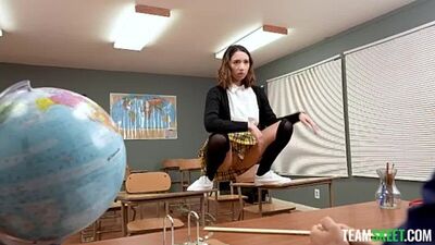 Наказал за плохое поведение