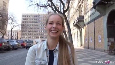 Очень стеснительная немка