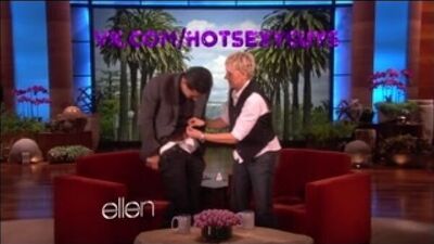 Марио Лопез разделся на шоу до трусов!!! Премьера!!!