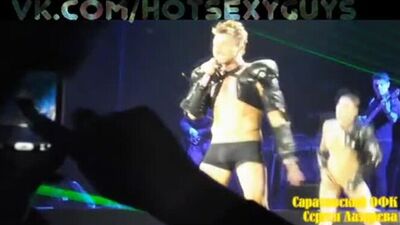 Голый Сергей Лазарев!