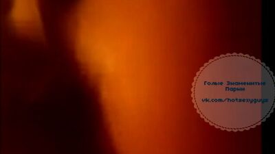 Тарзан дрочит свой анал!!!