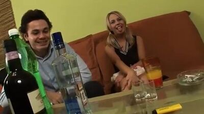 Напоили, раздели и трахнули. русское любительское