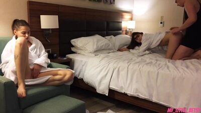 Трахнул двоих по очереди ( домашнее частное русское секс порно инцест минет милфа