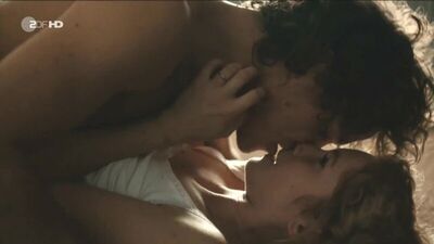 Cornelia Gröschel, Karoline Teska Nude - Eine wie diese (2015)