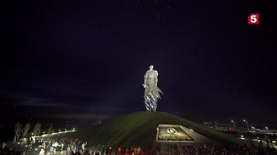 Шоу дронов над Ржевским мемориалом