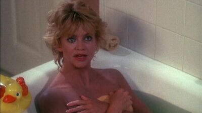 Goldie Hawn Nude - Wildcats (1986)