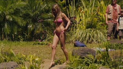 Пупок и животик Jennifer Aniston 2