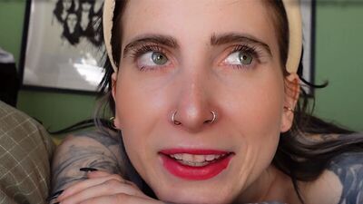 Ты играешь в правду или действие со своей сводной сестрой