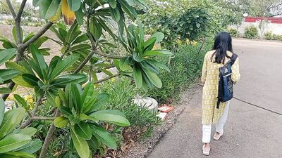 College se aa Rahi ladki ko choda