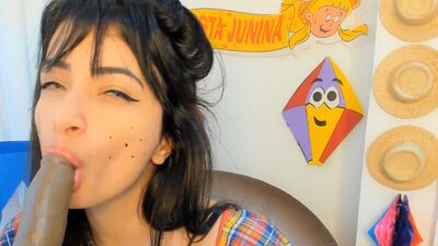 Ролевая игра с поцелуями и сосанием в кабинке, бразильская секс-вечеринка