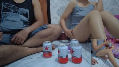 Пивасика выпили и ебаться начали