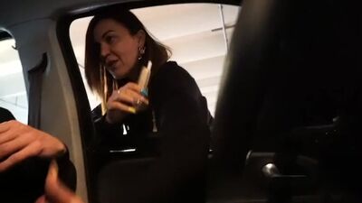 Непристойное поведение милф